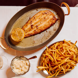 舌平目のムニエルからビーフ・タルタルまで。パリ8区、ベルエポック薫る「ル・マレスキエ」で現代のブラッスリー体験。