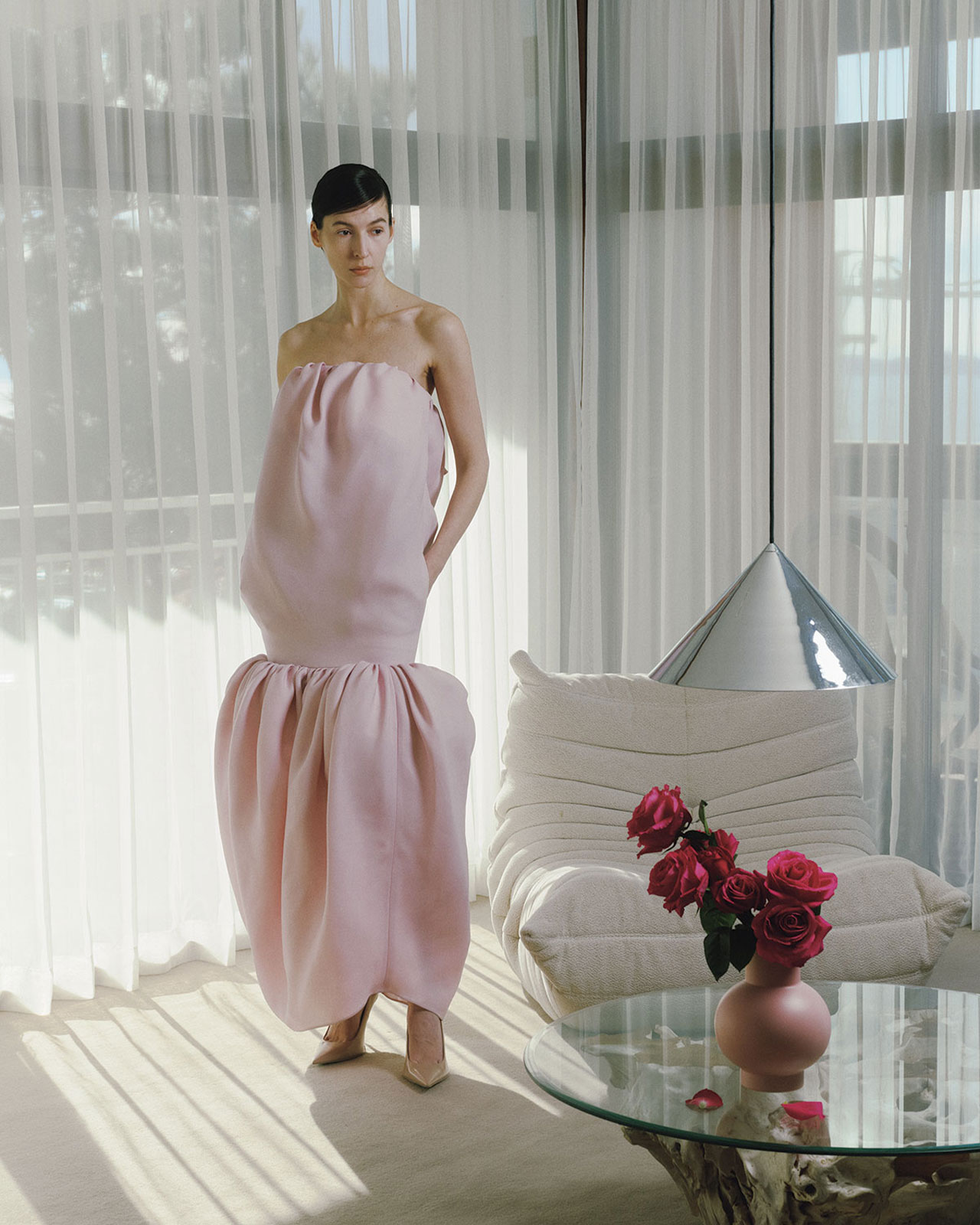 現代を生きる私たちの心に響く、バレンシアガ流クチュール。