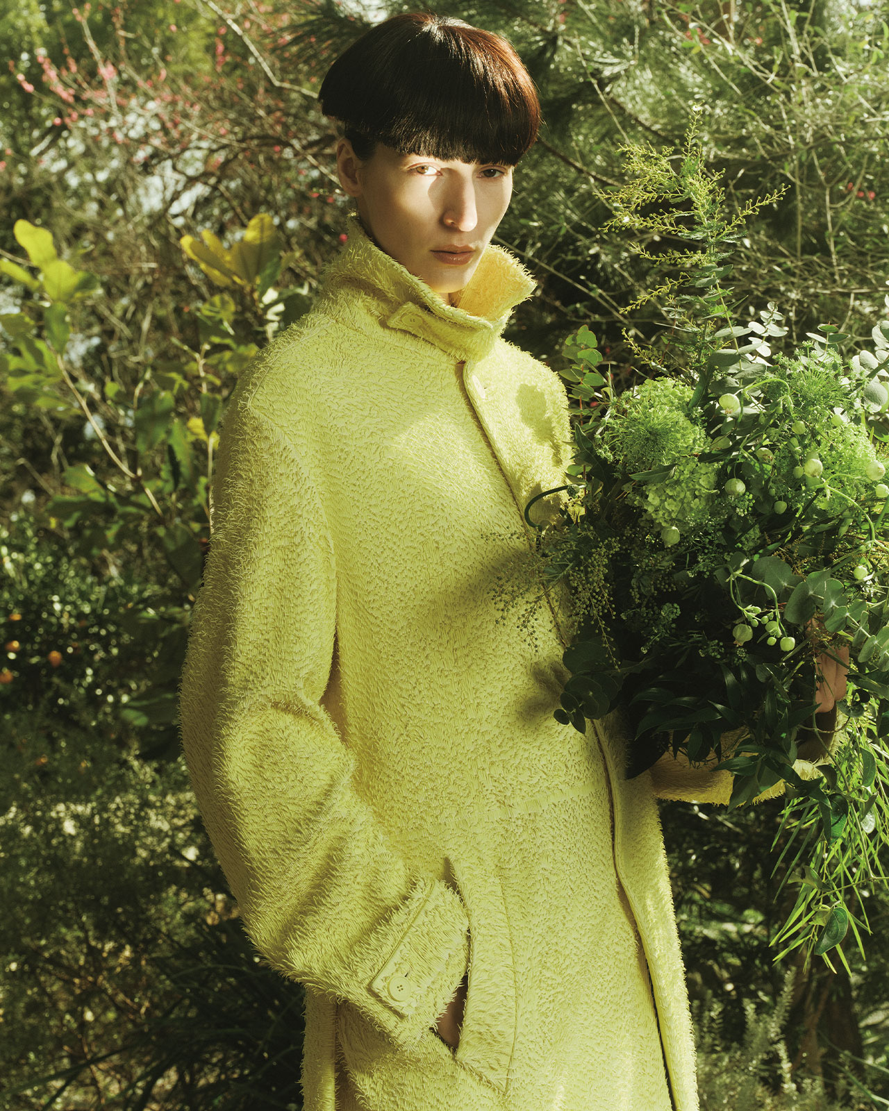 ロエベのクリエイションに宿る手仕事の痕跡、そのディテールを読み解く。